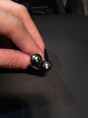 New pair of beautiful Tahitian pearl studs