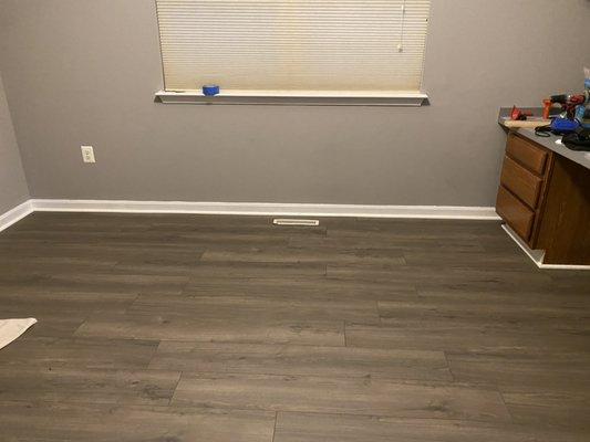 Laminate floor installation