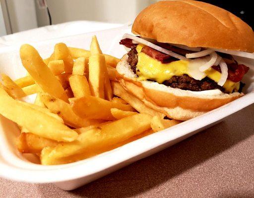 Cheeseburger w/fries