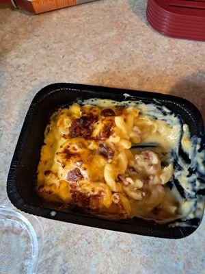 Delicious Bacon Mac and cheese and very helpful staff especially Michael  went out of his way to make sure I had what I wanted