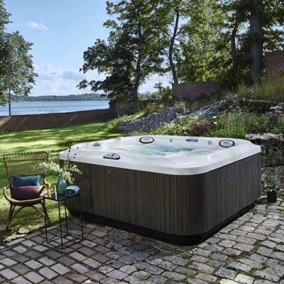 Beautiful Jacuzzi®