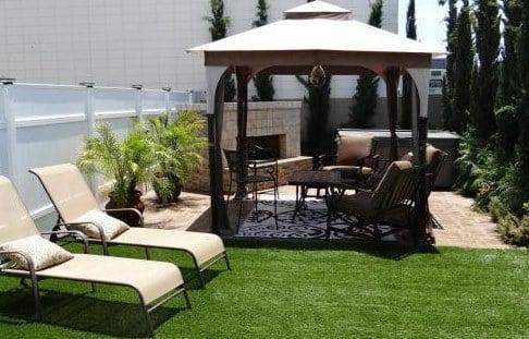 Artificial grass - perfect for small spaces.