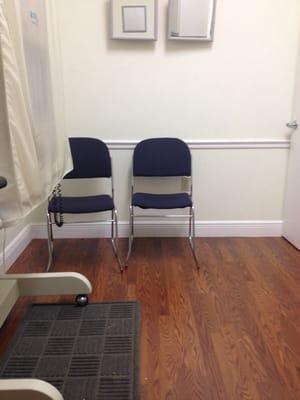 This is one of the exam rooms. Nice and clean.