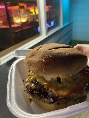 The BEST DOUBLE CHEESEBURGER