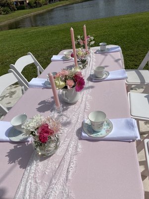 Linens, table and chair rented