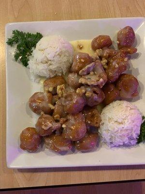 Honey walnut chicken entree.