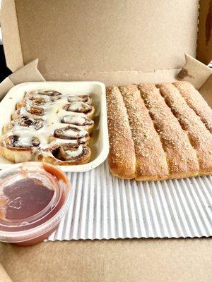 cinnabon | breadsticks