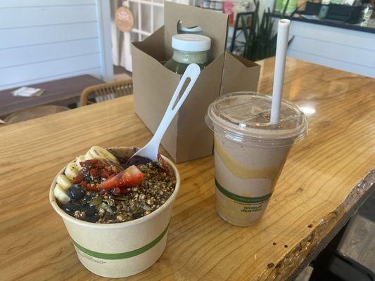 Açaí bowl, Salted Peanut Butter Cup smoothie and juices