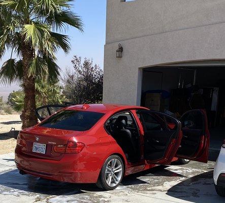 BMW 328I after a clay/wax and a complementary basic interior cleaning!