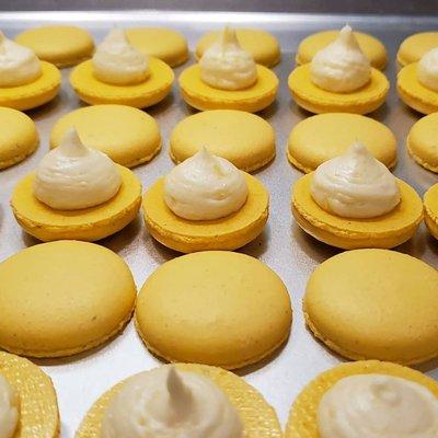 Golden macarons