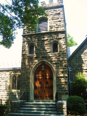 Front of First Congregational Church.