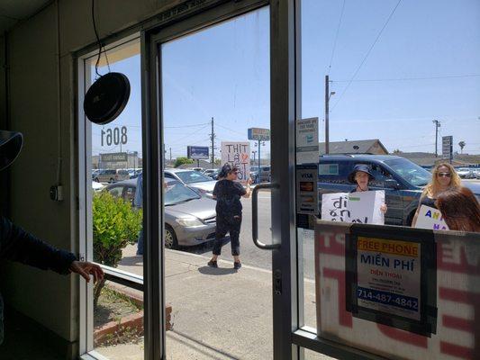 Saturday noon 05/04/19 there's some idiots vegan about 5 angry meat withdraws idiots standing in front and harassing us.