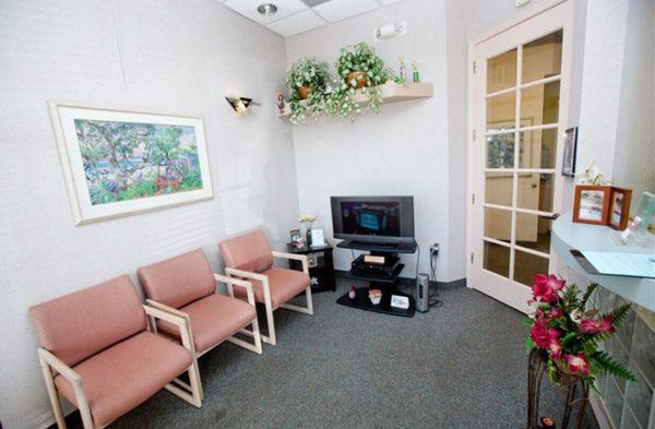 Saraga Dental Reception area