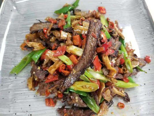 白辣椒腊牛肉 Spicy Preserved Beef