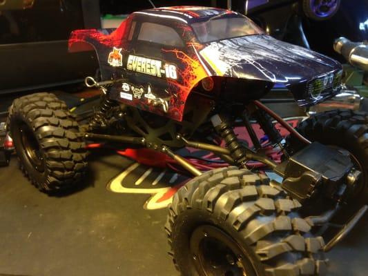 Redcat Racing Everest 1/16 scale electric brushed 4x4 crawler. 2.4 Ghz ready to run right out of the box.