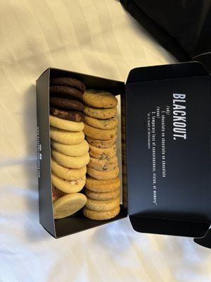 Medium cookie box