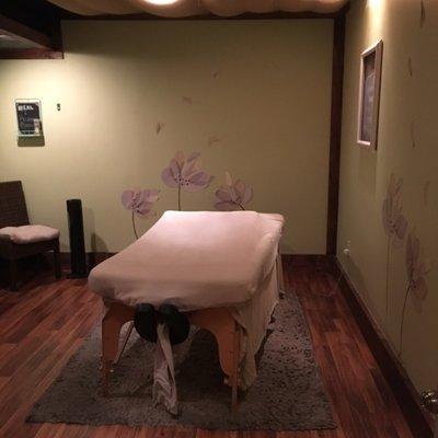 The massage room, X-Large comfy table, nice space