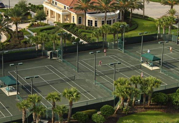 Four Har Tru tennis courts for your enjoyment.