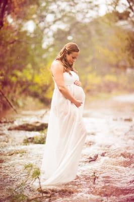 Outdoor natural Maternity photographer Texas