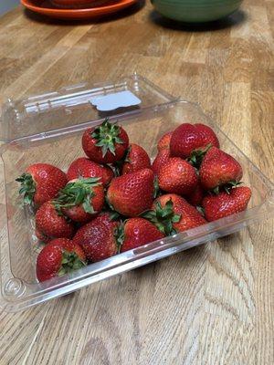 Well-Pict Strawberries