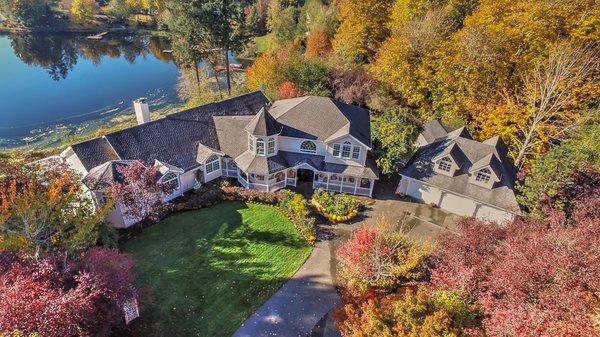 Lake St Clair in Olympia listing.  http://search.washingtonhomehunt.com/listing/1213183 - Check out this virtual tour https://goo.gl/wZfmJS