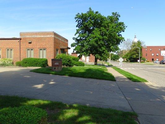 601 W. Monroe St., Springfield, IL  62704