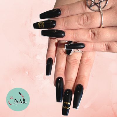 We specialize in stylish and comfortable manicures, pedicures, and more.
Besides, we offer a wide range of nail polishes to choose fro