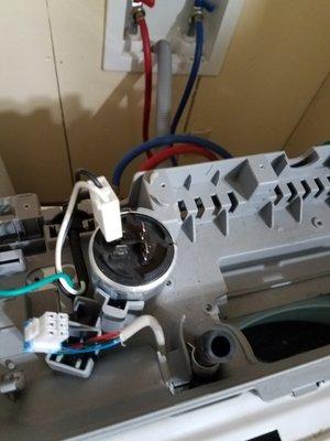 Noise filter on washing machine