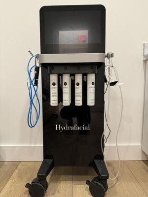 Offering the patented and world renowned Hydrafacial.