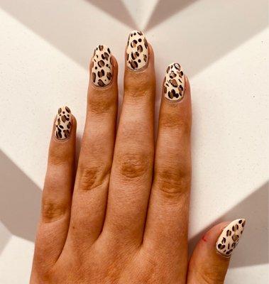 Leopard nails!