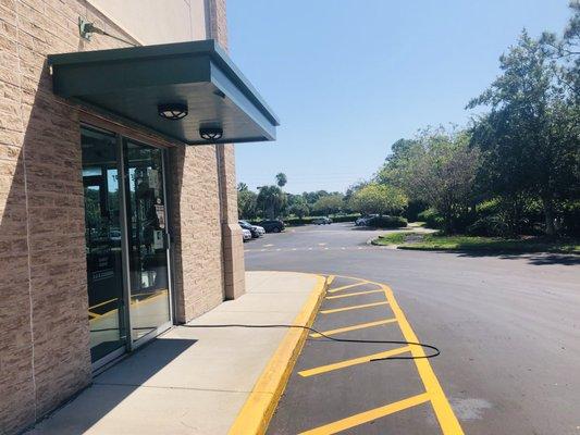 Drive thru service! Great way to pick up and drop off quickly