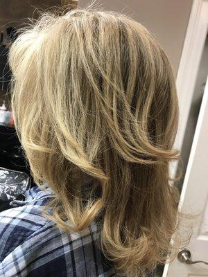 Natural blonde highlights by Rita