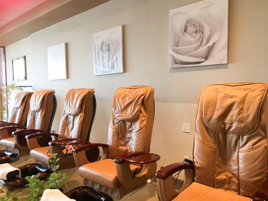 Our salon feature products and services curated to let you experience safe and sustainable spa treatments.