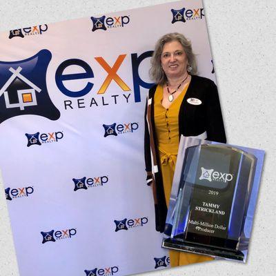 Tammy Strickland eXp Realtor Broker Associate recieves Top Sales Award