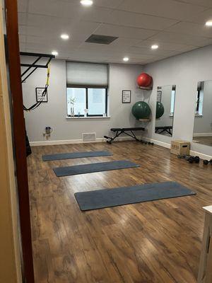 Clean, bright, welcoming space to workout!