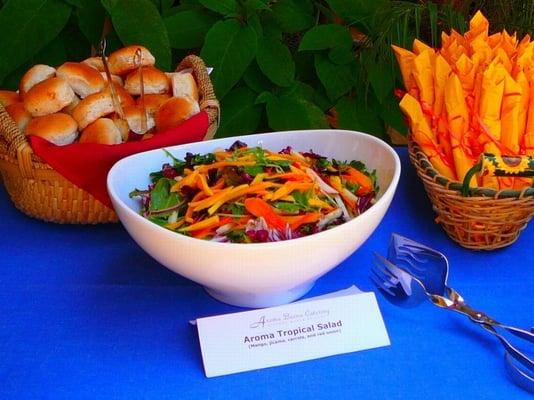 Aroma Tropical Salad, Pan de Sal.