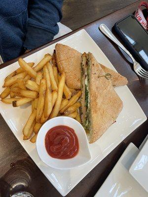 Pesto, grilled chicken, Panini with fries