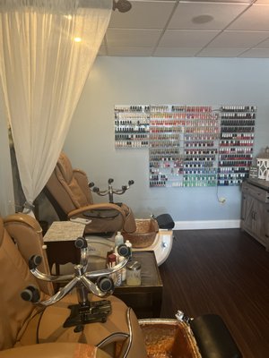 Nail room