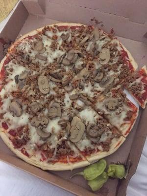 Auten's Sausage and Mushroom Pizza