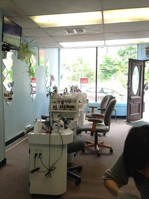 Super cute Nail Salon!