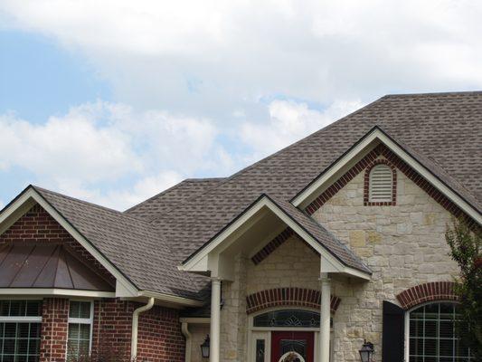 Tejas Roofing & Gutters