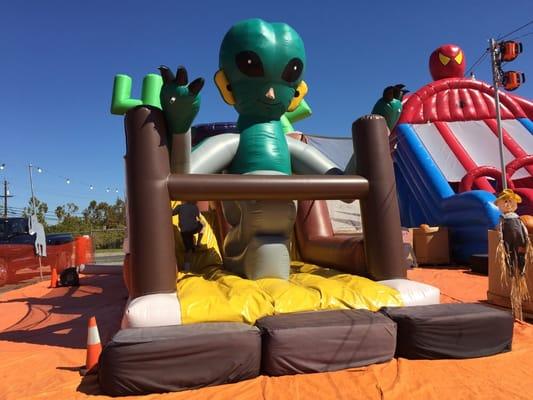 Alien slide/bounce house