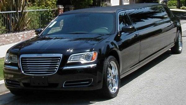 10 Passenger - Limousine - Black