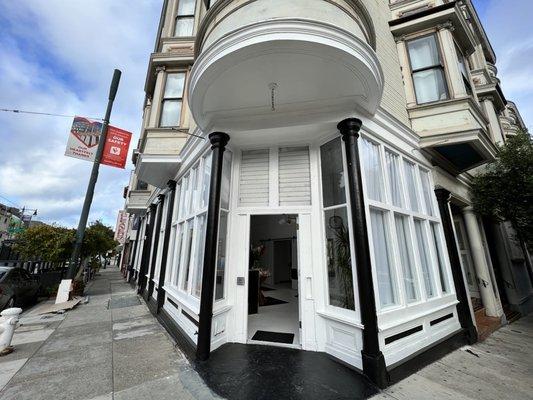 Exterior- corner of Divisadero & Page