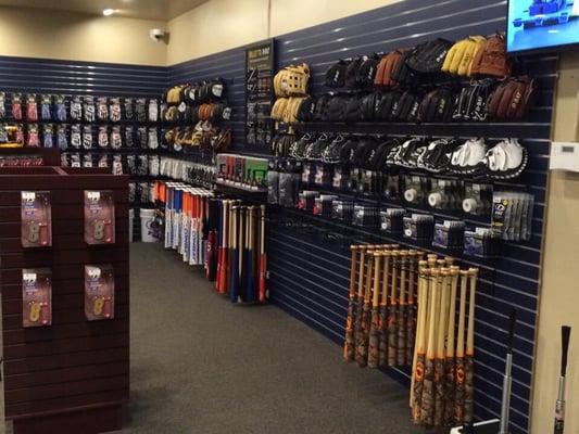 D-BAT San Antonio West Pro Shop