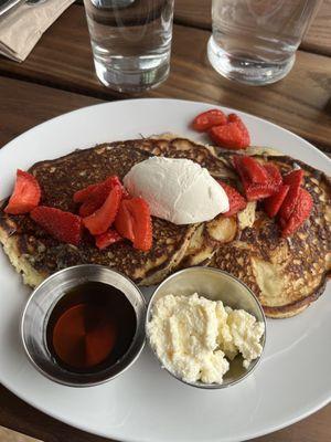 Lemon ricotta pancakes, so good!