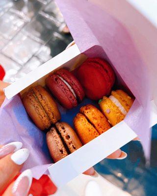 Macarons (6) / $17.40