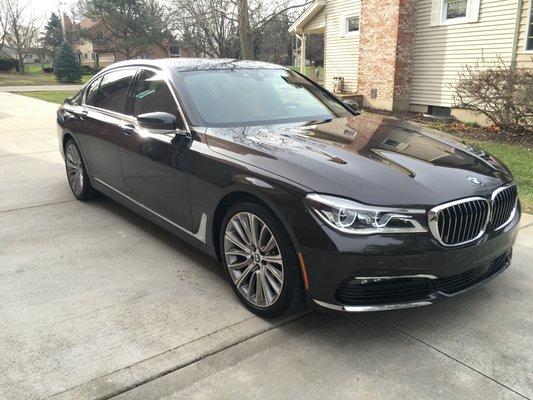 Nice, luxury limo car 2015 BMW 7series (750i)