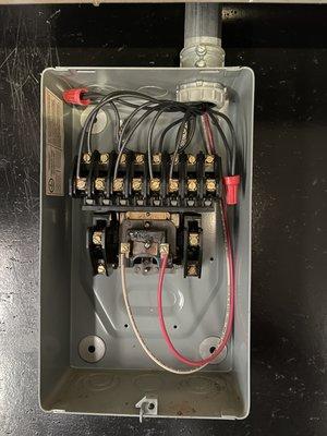 Lighting contactor