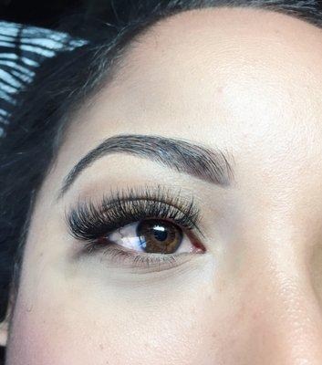 Volume lashes